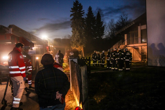 Todesopfer bei Brand in einem Einfamilienhaus in Wels