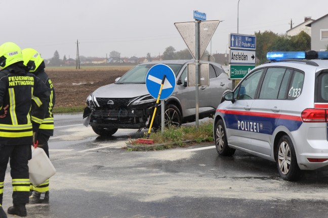 Schwerer Kreuzungscrash zwischen zwei PKW in Ansfelden