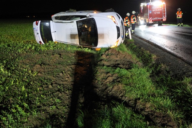 Lenker unverletzt: Autoberschlag in Buchkirchen endet glimpflich