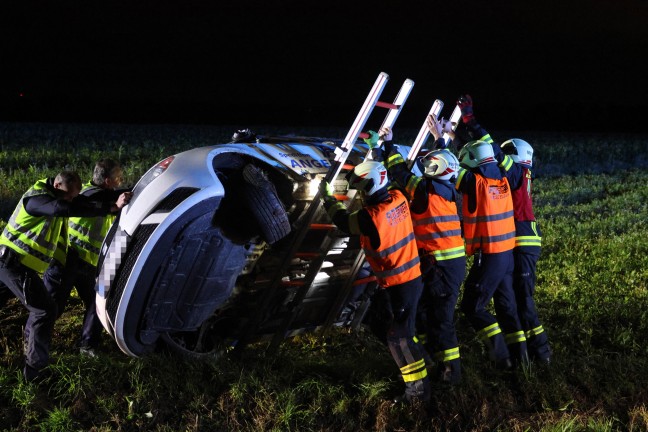 Lenker unverletzt: Autoberschlag in Buchkirchen endet glimpflich
