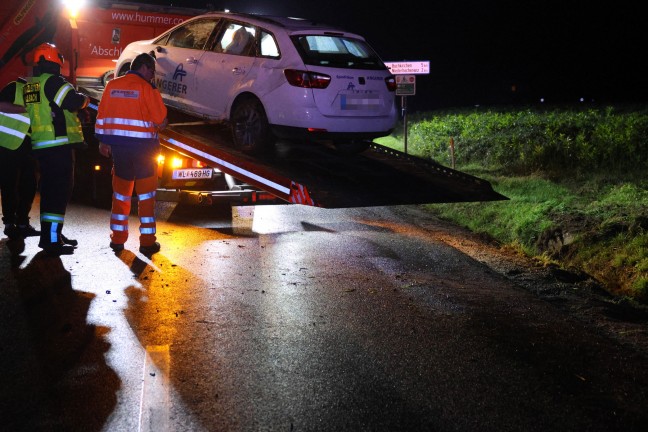 Lenker unverletzt: Autoberschlag in Buchkirchen endet glimpflich
