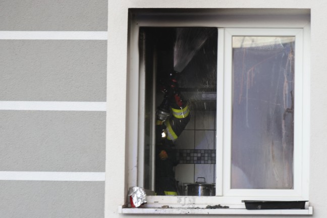 Kchenbrand in einer Wohnung eines Mehrparteienwohnhauses in Wels-Vogelweide