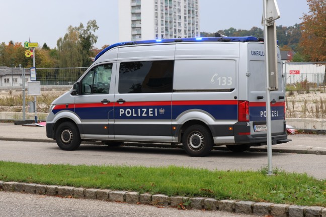 eCall-Alarm lste Alarmierung der Feuerwehr zu vermeintlich schwerem Unfall in Wels-Lichtenegg aus
