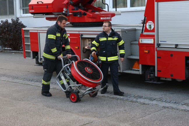 Brand in einem Firmengebudekomplex in Wels-Pernau