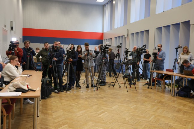 50 Personen nach Amoklauf eines Jgers im Mhlviertel unter Polizeischutz