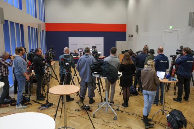 50 Personen nach Amoklauf eines Jgers im Mhlviertel unter Polizeischutz