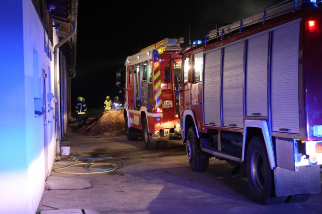 Vier Feuerwehren bei Brand auf einem Bauernhof in Eberstalzell im Einsatz