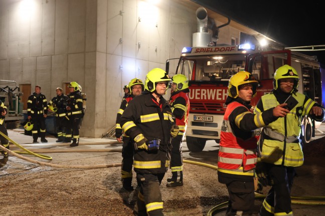 Vier Feuerwehren bei Brand auf einem Bauernhof in Eberstalzell im Einsatz