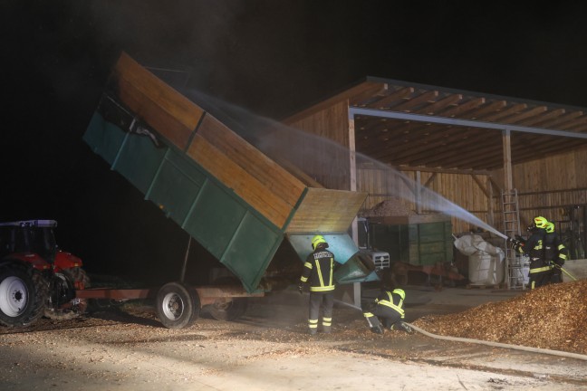 Vier Feuerwehren bei Brand auf einem Bauernhof in Eberstalzell im Einsatz