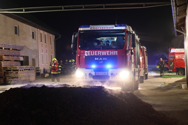 Vier Feuerwehren bei Brand auf einem Bauernhof in Eberstalzell im Einsatz