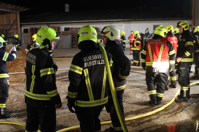 Vier Feuerwehren bei Brand auf einem Bauernhof in Eberstalzell im Einsatz