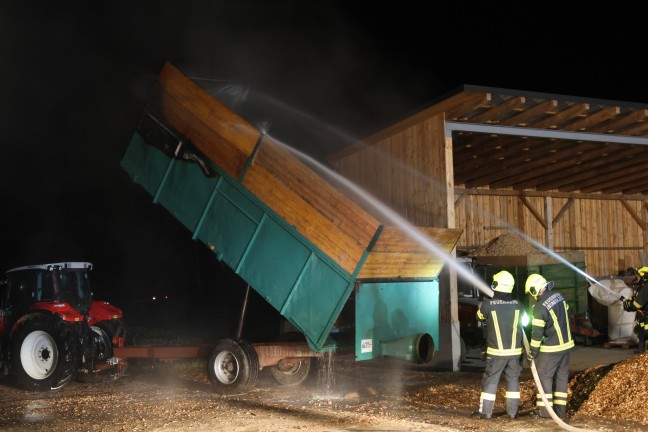 Vier Feuerwehren bei Brand auf einem Bauernhof in Eberstalzell im Einsatz