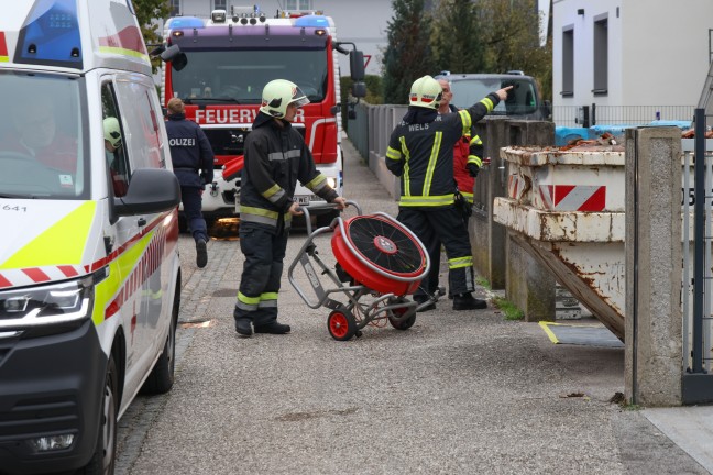 Hohe CO-Konzentration: Person in einem Wohnhaus in Wels-Schafwiesen reglos aufgefunden