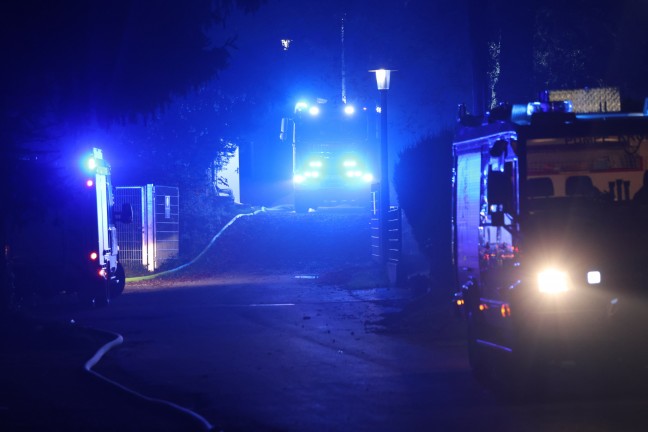 Sechs Feuerwehren bei Brand am Betriebsgelände eines Unternehmens in Kremsmünster im Einsatz