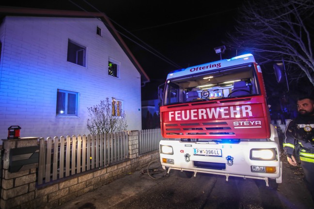 Zwei Feuerwehren bei Kleinbrand in einem Wohnhaus in Oftering im Einsatz