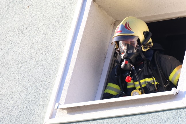 Brand in einer Dachgeschowohnung eines Mehrparteienwohnhauses in Wels-Vogelweide