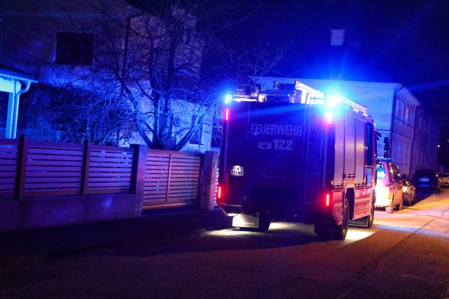 Schnelle Entwarnung nach gemeldetem Brandgeruch in einem Wohnhaus in Wels-Lichtenegg