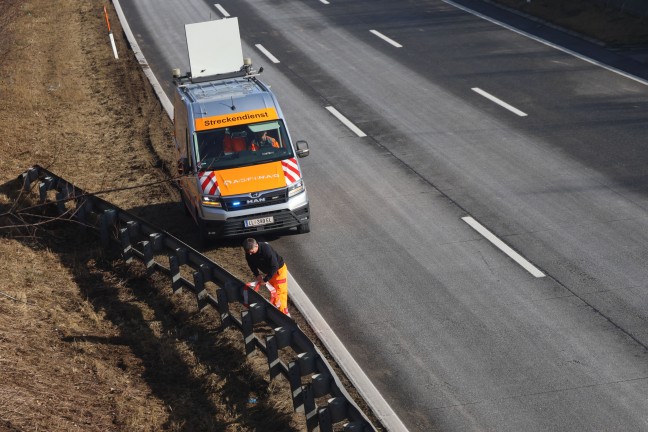 Verkehrsunfall auf Westautobahn bei Berg im Attergau