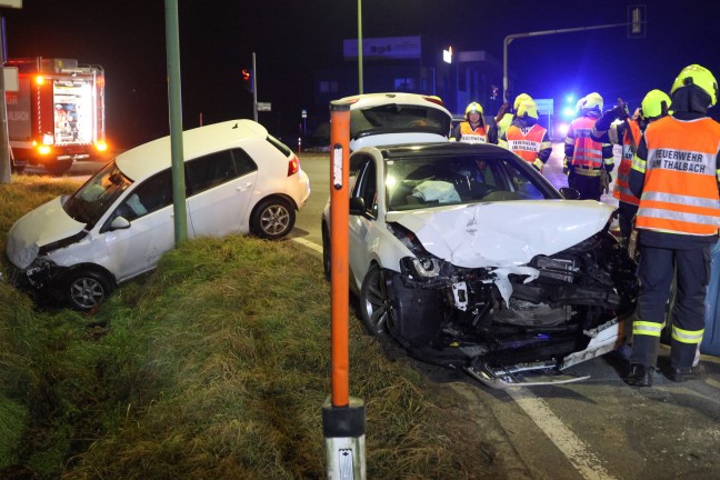 Drei Verletzte bei schwerem Kreuzungscrash auf Pyhrnpass Strae in Thalheim bei Wels