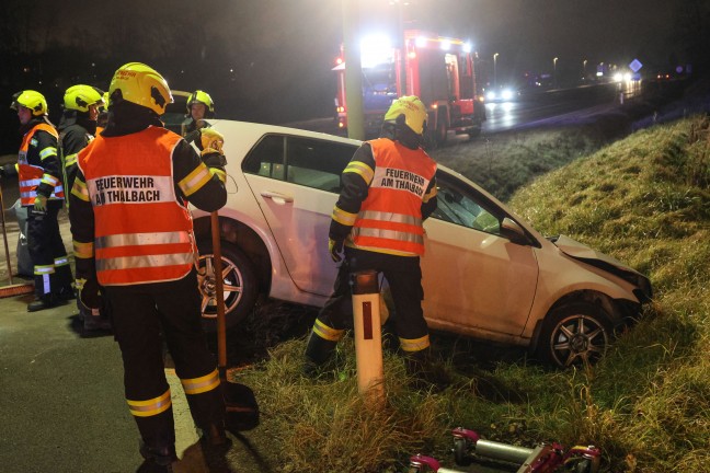 Drei Verletzte bei schwerem Kreuzungscrash auf Pyhrnpass Strae in Thalheim bei Wels
