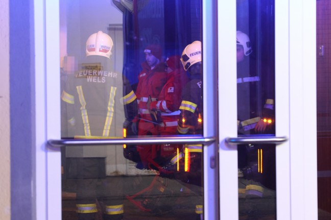 Brand eines Kinderwagens: Einsatz bei Kleinbrand in einem Mehrparteienwohngeb�ude in Wels-Lichtenegg