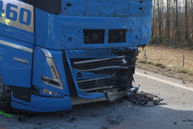 T�dlicher Frontalcrash: Autolenker auf Steyrer Stra�e bei Kronstorf t�dlich verungl�ckt