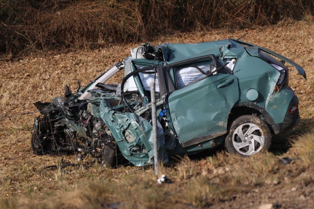 T�dlicher Frontalcrash: Autolenker auf Steyrer Stra�e bei Kronstorf t�dlich verungl�ckt