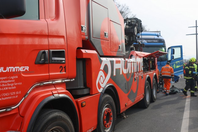 T�dlicher Frontalcrash: Autolenker auf Steyrer Stra�e bei Kronstorf t�dlich verungl�ckt