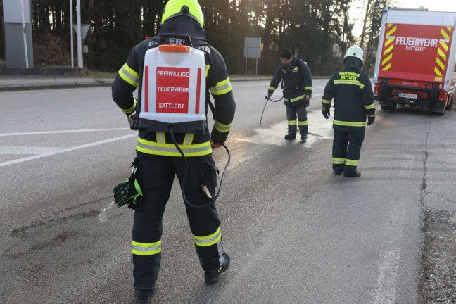 13 Kilometer lange lverschmutzung sorgte fr Einsatz von vier Feuerwehren und Straenmeisterei