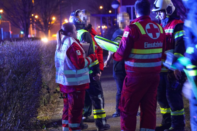 Sessel und Laptop: Brand in einer Wohnung in Leonding sorgte f�r sp�tabendlichen Einsatz