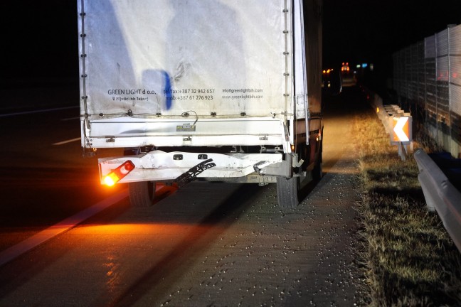 Auffahrunfall zwischen Kleintransporter und Klein-LKW auf Westautobahn bei Sipbachzell