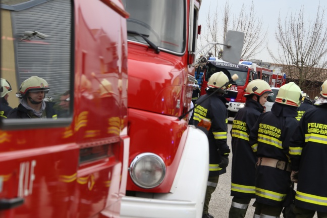 Feuerwehr bei Brand in einer Gartenhütte in Sipbachzell im Einsatz