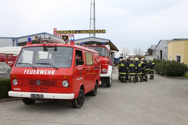 Feuerwehr bei Brand in einer Gartenhütte in Sipbachzell im Einsatz