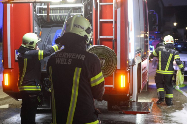 Brand einer Selche in einem Nebengeb�ude eines Hauses in Wels-Neustadt