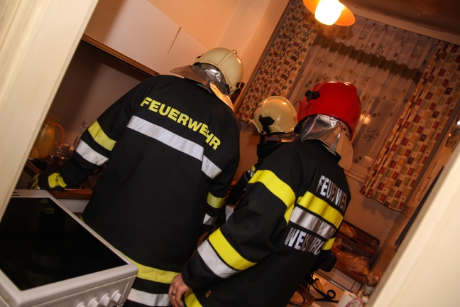 Einsatz der Feuerwehr in Weißkirchen an der Traun durch angeschmortes Stromkabel
