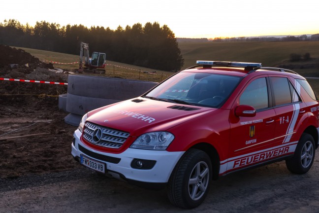 Arbeiter verschttet: Zwei Tote bei schwerem Unfall bei Grabungsarbeiten auf Baustelle in Gampern