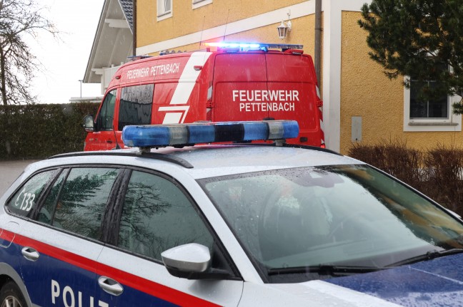 Sechs Feuerwehren bei Zimmerbrand in einem Mehrparteienwohngebude in Pettenbach im Einsatz