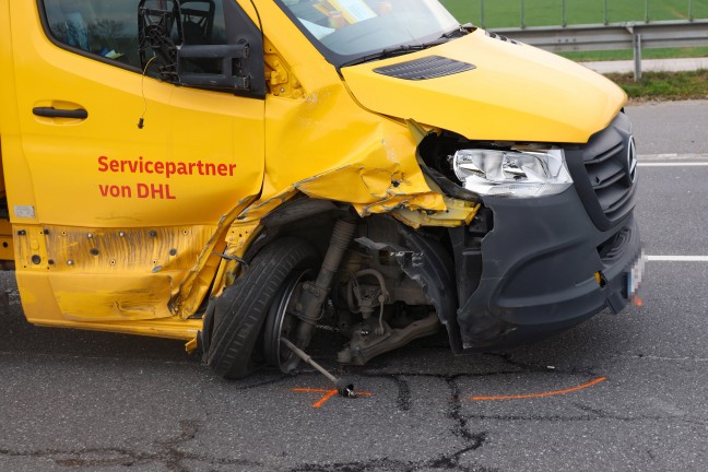 Verkehrsunfall mit drei beteiligten Fahrzeugen auf Wiener Strae in Edt bei Lambach