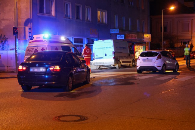 Kreuzungscrash zwischen zwei PKW in Wels-Innenstadt endet glimpflich
