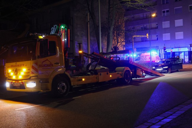 Kreuzungscrash zwischen zwei PKW in Wels-Innenstadt endet glimpflich