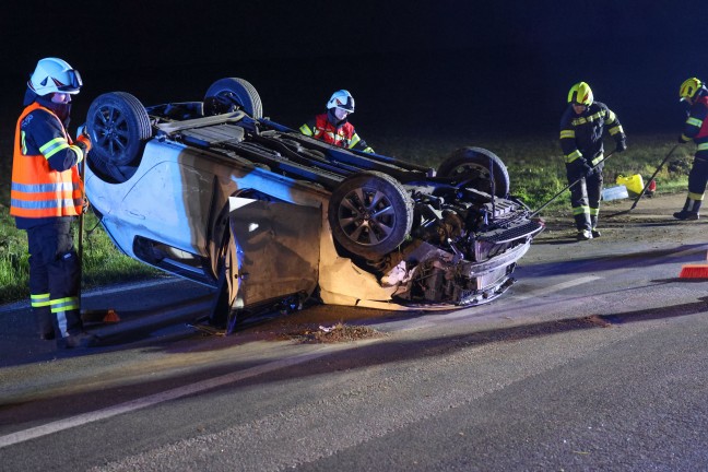 Schwer verletzt: Auto auf Gallspacher Strae bei Grieskirchen mehrfach berschlagen