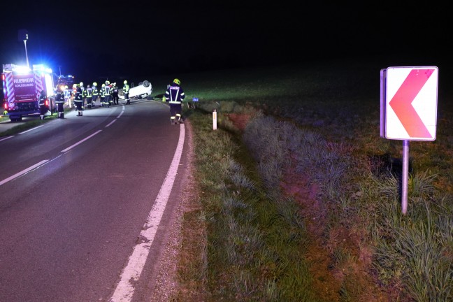 Schwer verletzt: Auto auf Gallspacher Strae bei Grieskirchen mehrfach berschlagen