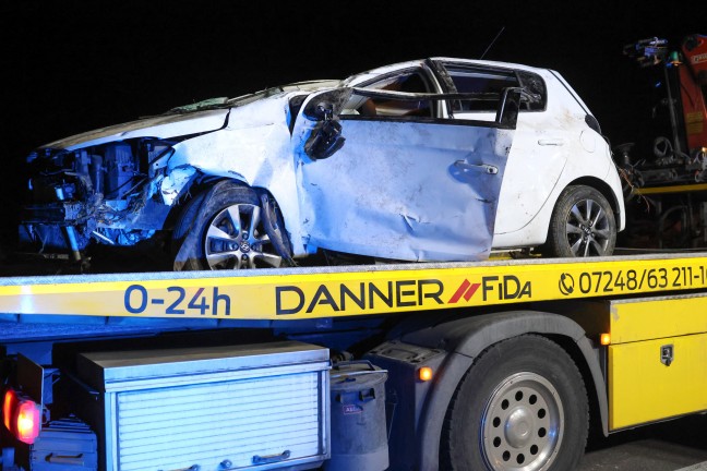 Schwer verletzt: Auto auf Gallspacher Strae bei Grieskirchen mehrfach berschlagen