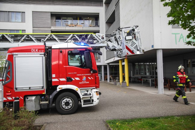 Brandverdacht: Gemeldete Rauchentwicklung im Dachbereich eines Altenheims in Marchtrenk