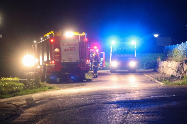 Feuerwehr zu Brand im Auenbereich eines Wohnhauses in Schlierbach gerufen