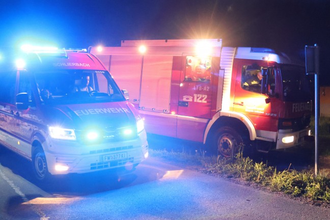 Feuerwehr zu Brand im Auenbereich eines Wohnhauses in Schlierbach gerufen