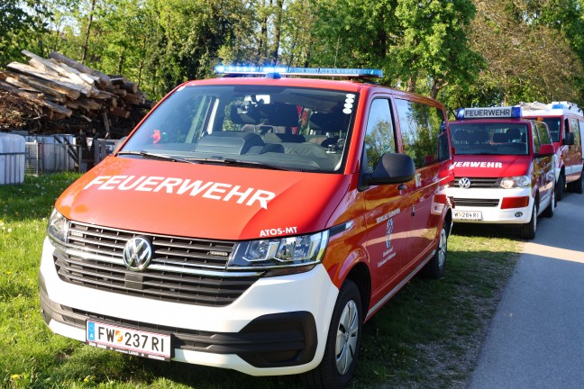 Person in Taiskirchen im Innkreis bei landwirtschaftlichen Arbeiten in Miststreuer eingeklemmt