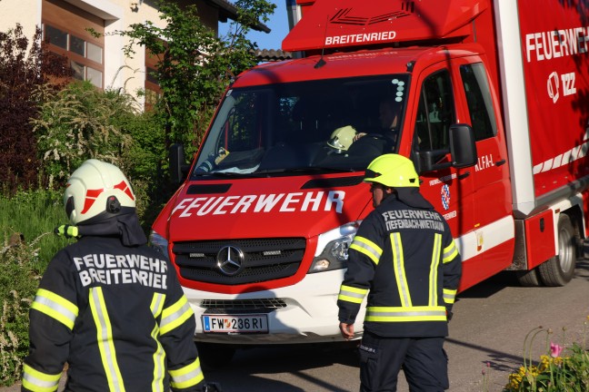 Person in Taiskirchen im Innkreis bei landwirtschaftlichen Arbeiten in Miststreuer eingeklemmt