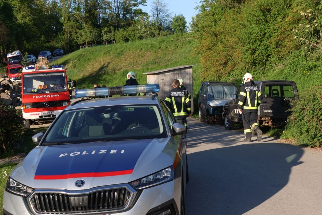 Person in Taiskirchen im Innkreis bei landwirtschaftlichen Arbeiten in Miststreuer eingeklemmt