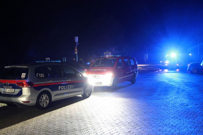 Nchtliche Suchaktion von Feuerwehr und Polizei samt Hubschrauber in Altmnster